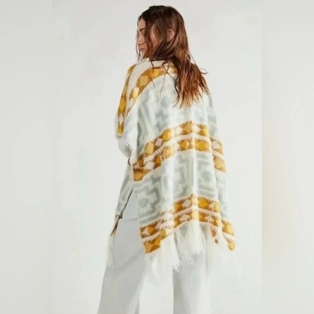 NWOT - Free People - Diamondback Cozy Poncho